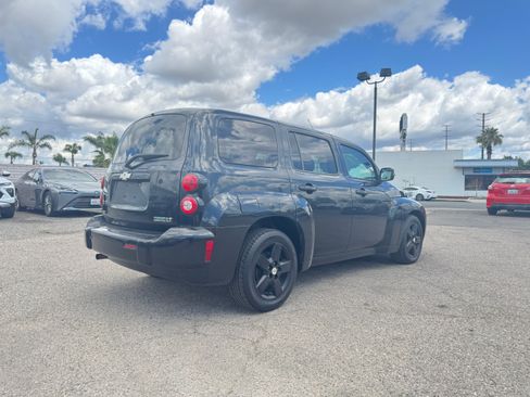 Used 2011 Chevrolet HHR LT image 8