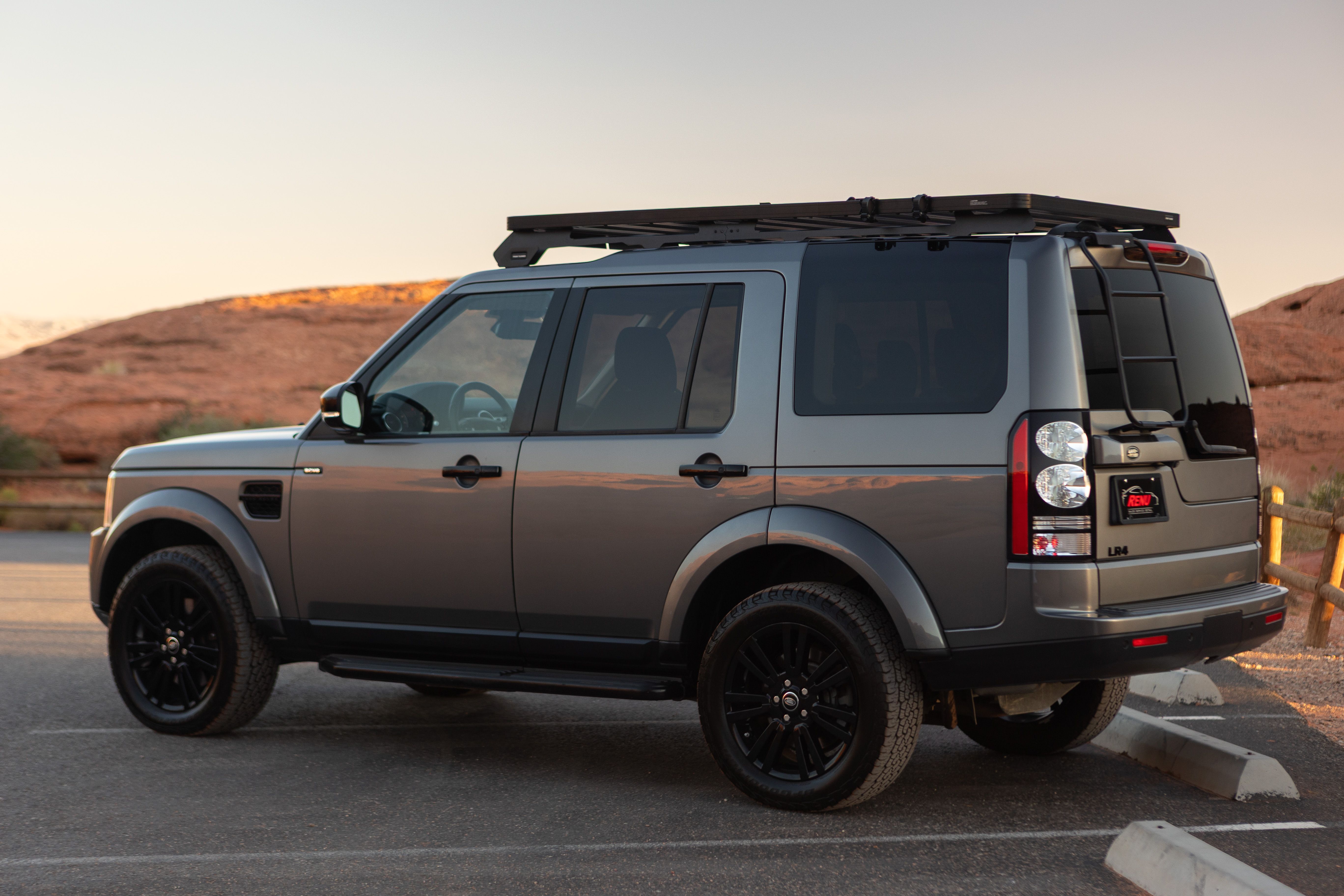 Used 2016 Land Rover LR4 HSE AWD/4WD image 3