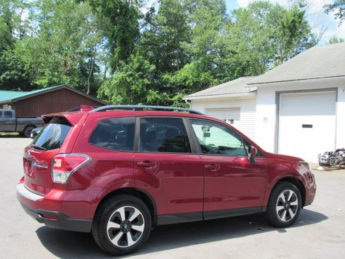 Used 2018 Subaru Forester 2.5i Premium AWD/4WD image 9