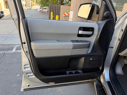 Used 2011 Toyota Sequoia Limited image 19