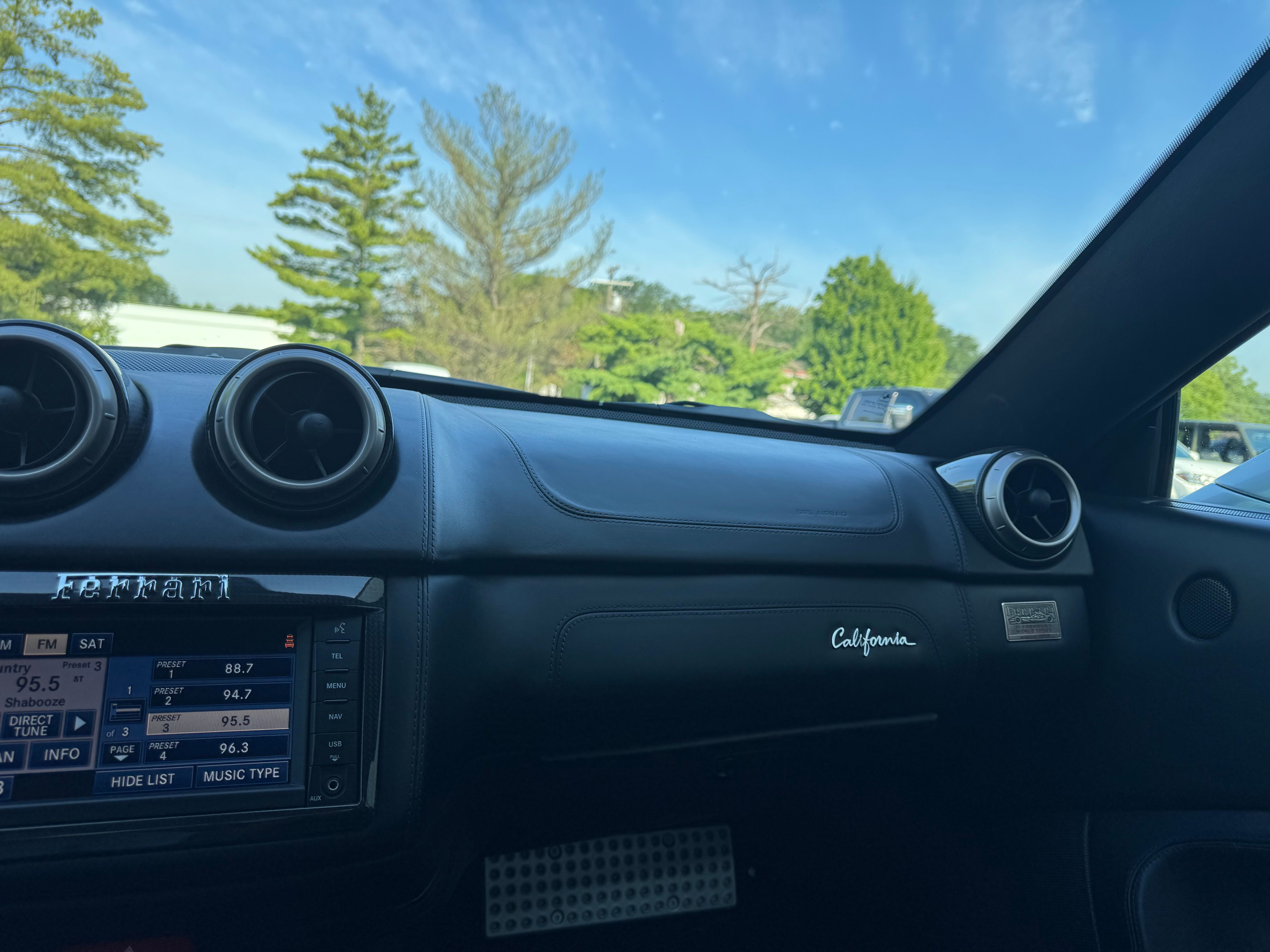 Used 2012 Ferrari California RWD image 16