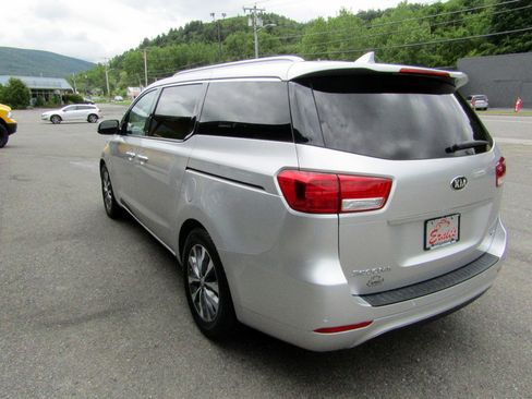 Used 2016 Kia Sedona SX FWD image 5