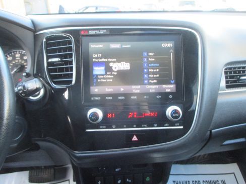 Used 2020 Mitsubishi Outlander SEL image 5