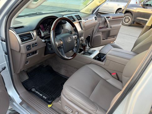 Used 2019 Lexus GX 460 image 17