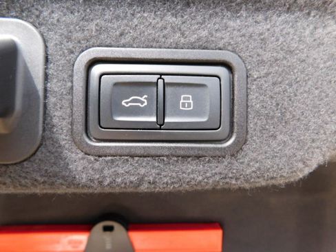 Used 2016 Audi A8 L 3.0T image 9