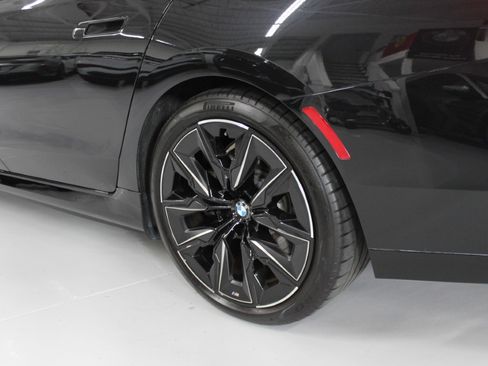 Used 2024 BMW i7 eDrive50 RWD image 12