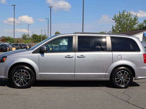 Used 2019 Dodge Grand Caravan GT FWD image 6