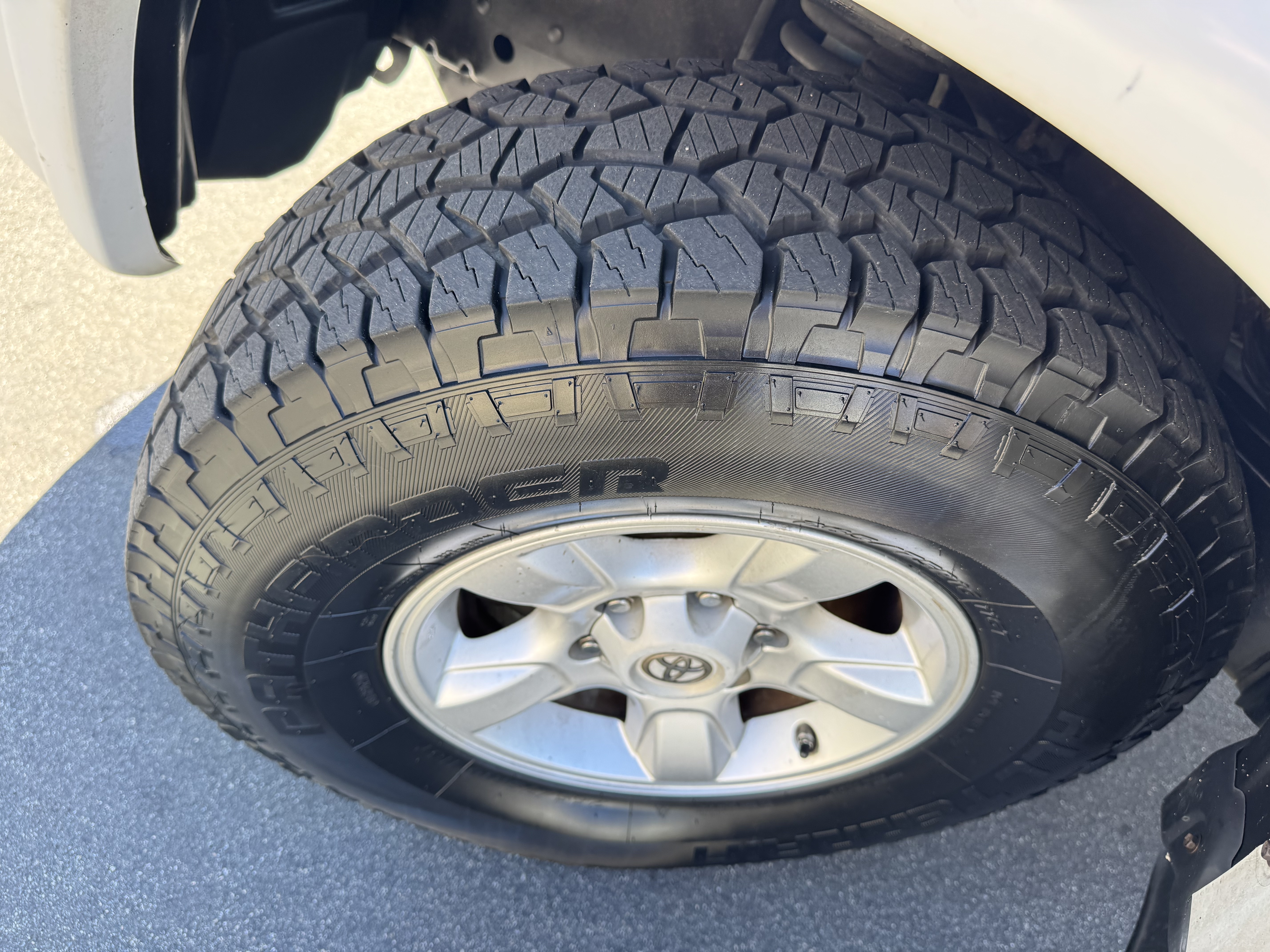 Used 2006 Toyota Tundra w/ TRD Off-Road Package RWD image 21