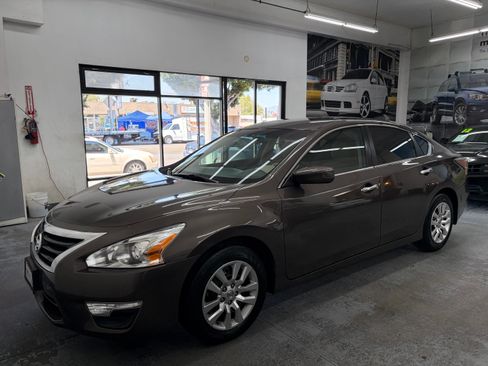 Used 2015 Nissan Altima 2.5 S FWD image 1