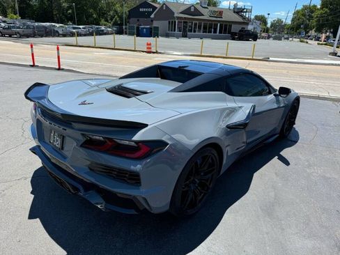 Used 2024 Chevrolet Corvette Z06 image 9