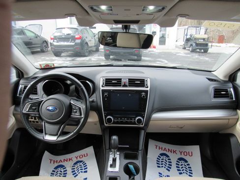 Used 2019 Subaru Outback 2.5i Premium image 18
