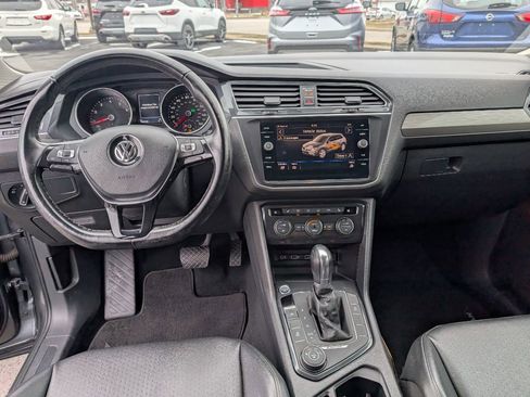 Used 2018 Volkswagen Tiguan SE image 8