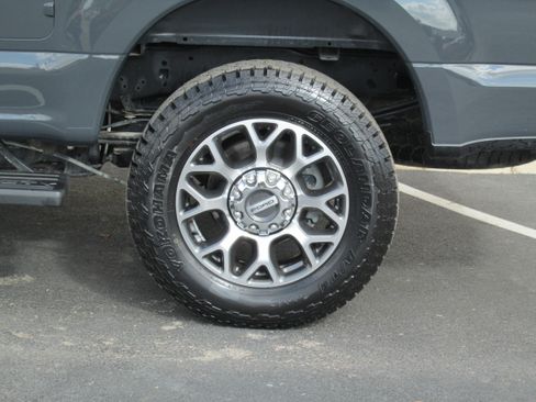 Used 2021 Ford F250 Lariat image 3