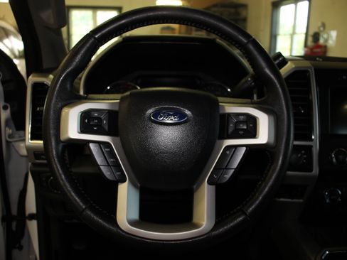 Used 2019 Ford F250 4x4 Crew Cab Super Duty image 30