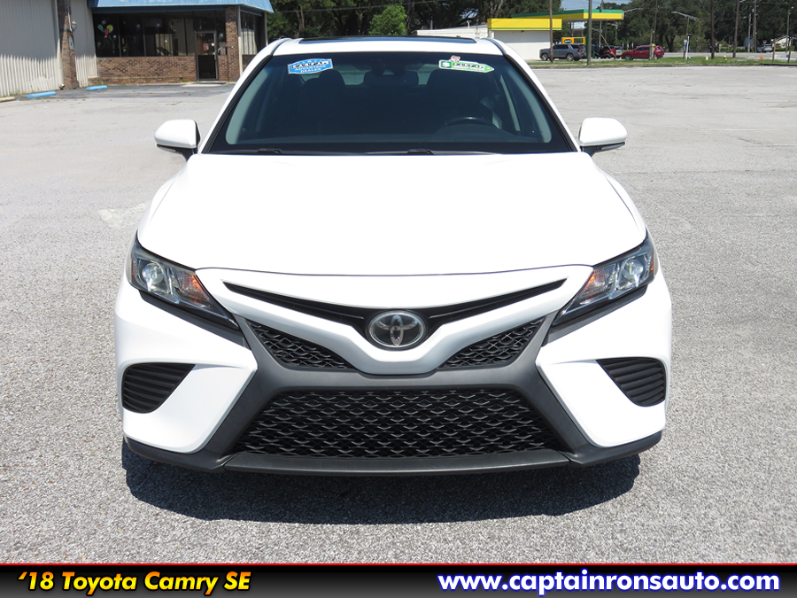 Used 2018 Toyota Camry SE Sport Sedan 4D FWD image 5