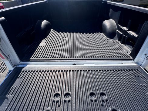 Used 2011 Ford F150 Lariat image 13