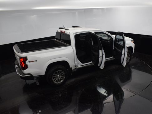 Used 2023 Chevrolet Colorado LT image 39