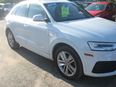 Used 2018 Audi Q3 quattro 2.0T Premium Plus AWD/4WD image 4