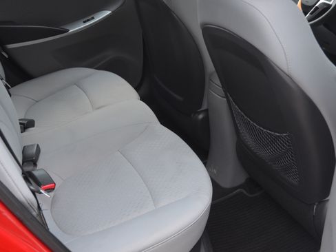 Used 2013 Hyundai Accent SE image 10