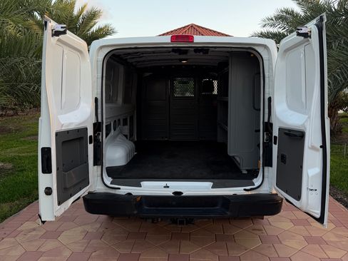 Used 2019 Nissan NV 1500 RWD image 6