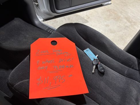 Used 2003 Dodge Dakota SXT image 23