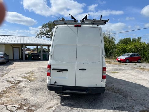 Used 2016 Nissan NV 2500 SV image 4