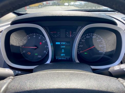 Used 2017 Chevrolet Equinox LT FWD image 9