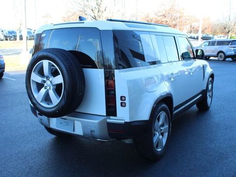 Used 2025 Land Rover Defender 110 S image 2