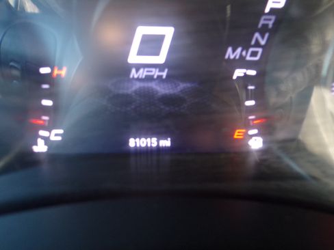 Used 2019 Dodge Charger SXT image 11