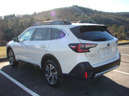 Used 2021 Subaru Outback Limited XT image 13