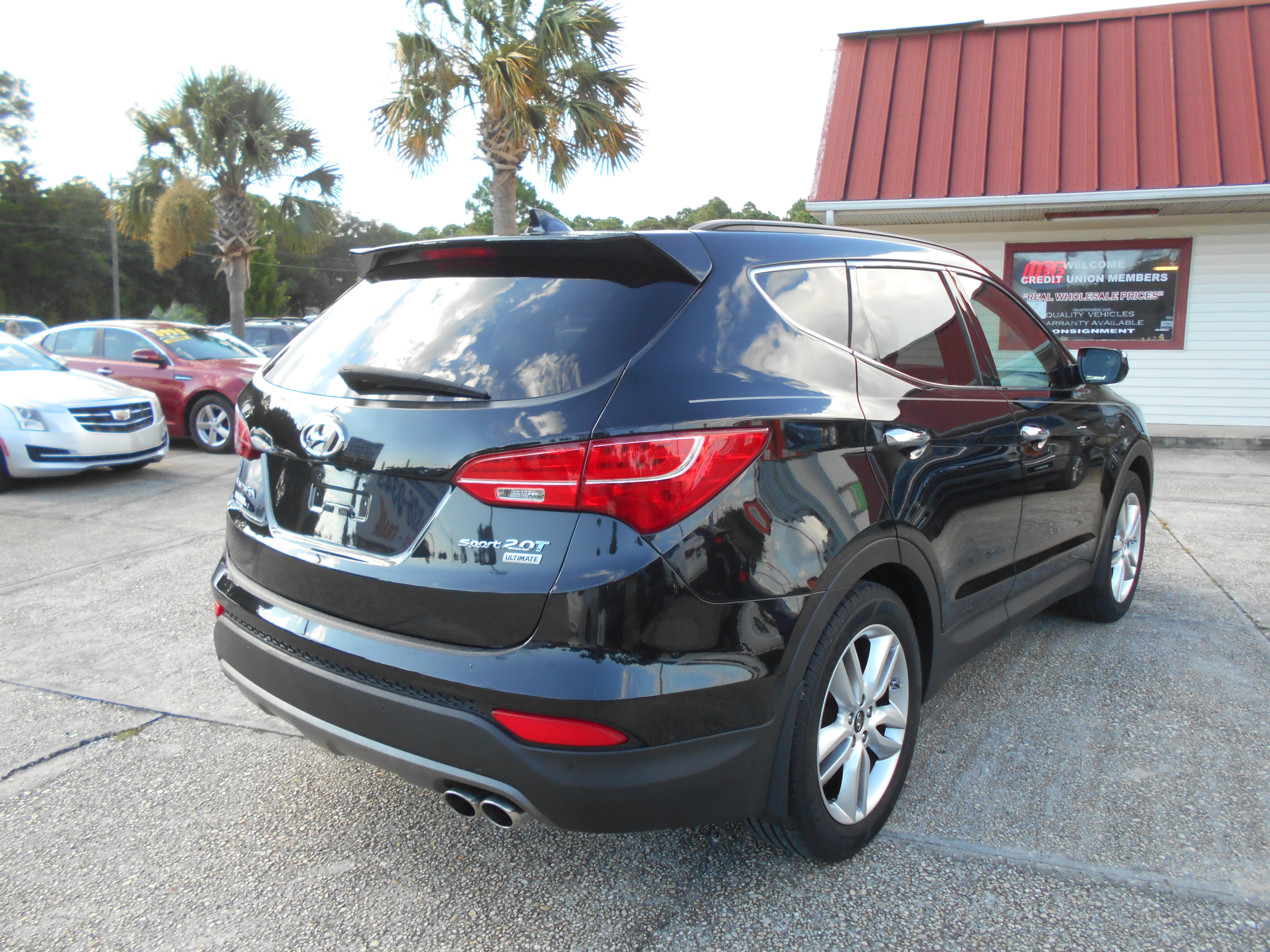 Used 2015 Hyundai Santa Fe w/ Ultimate Package FWD image 5