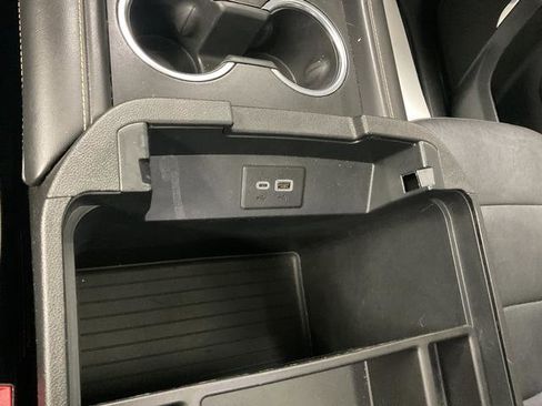 Used 2023 GMC Yukon XL SLT image 28