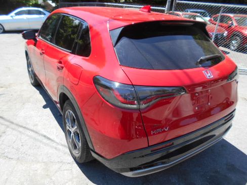 Used 2024 Honda HR-V AWD EX-L image 4