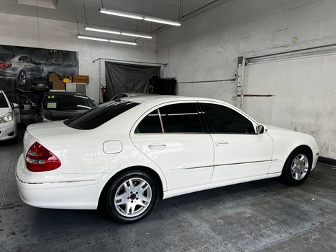 Used 2003 Mercedes-Benz E 320 image 4