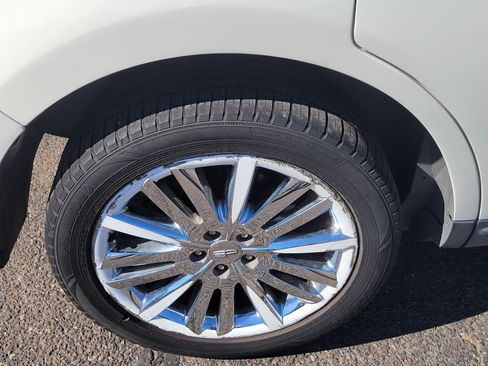 Used 2013 Lincoln MKX image 20