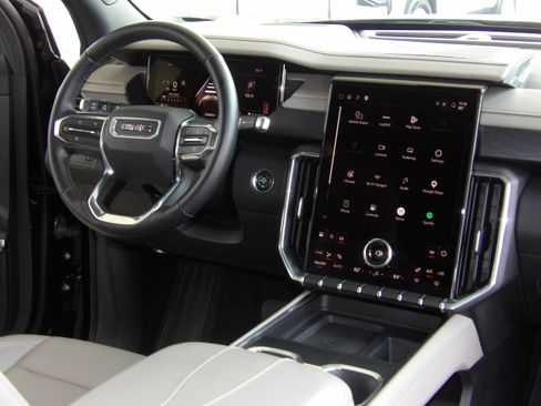 Used 2026 GMC Acadia FWD Elevation image 23