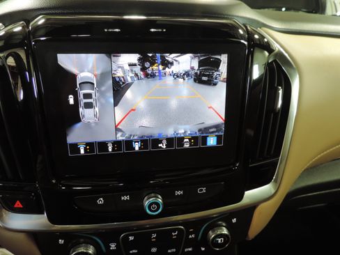 Used 2023 Chevrolet Traverse Premier image 45