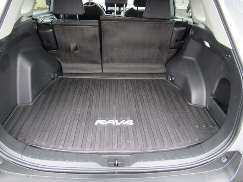 Used 2023 Toyota RAV4 LE image 19