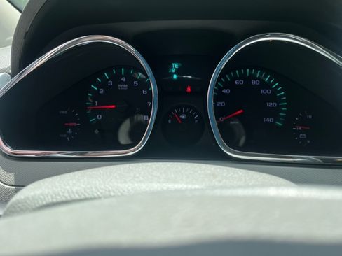 Used 2011 Chevrolet Traverse LT image 25