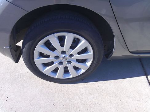 Used 2014 Nissan Leaf S FWD image 28