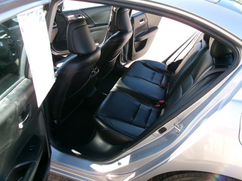 Used 2017 Honda Accord EX-L image 13