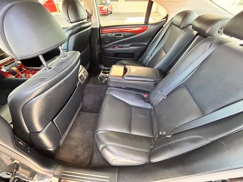 Used 2010 Lexus LS 460 Luxury image 16