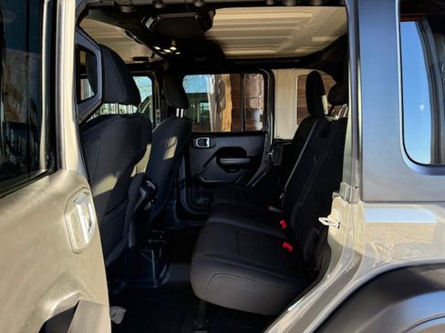 Used 2022 Jeep Wrangler Unlimited Willys image 17