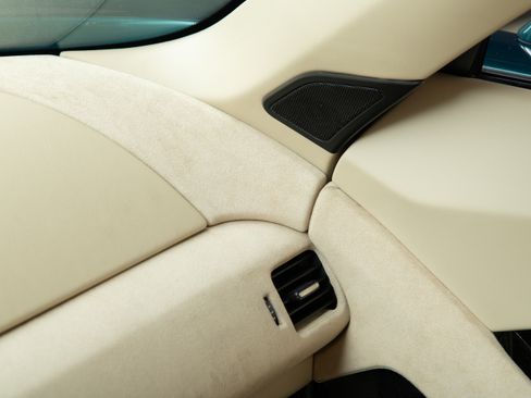 Used 2005 Porsche Carrera GT RWD image 45