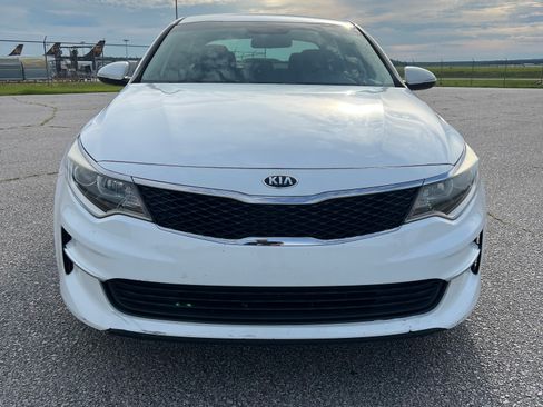 Used 2018 Kia Optima LX FWD image 2