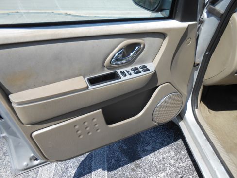 Used 2006 Mercury Mariner Convenience image 10