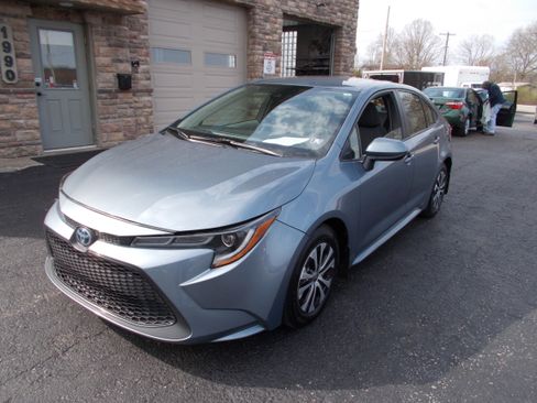 Used 2022 Toyota Corolla LE image 1