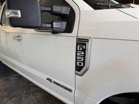 Used 2020 Ford F250 Super Duty Platinum image 9