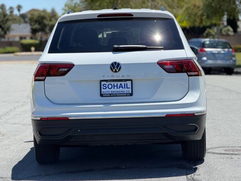 Used 2022 Volkswagen Tiguan FWD S image 8