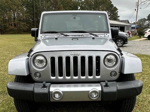 Used 2017 Jeep Wrangler Sahara image 3